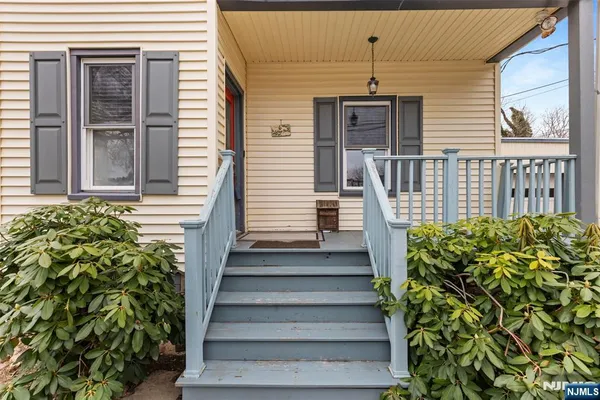 $3,850 | 6 Cottage Place, Allendale, NJ 07401