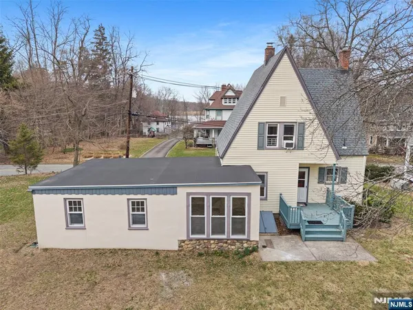 $3,850 | 6 Cottage Place, Allendale, NJ 07401