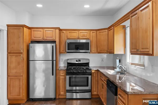 $3,850 | 6 Cottage Place, Allendale, NJ 07401