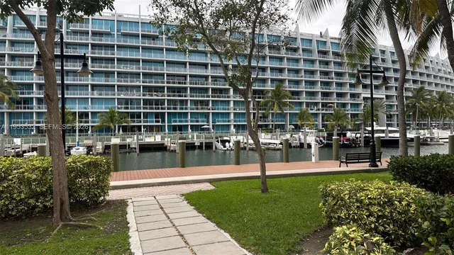 $3,150 | 3001 Northeast 185th Street, Unit 119, Aventura, FL 33180