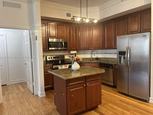 $3,150 | 3001 Northeast 185th Street, Unit 119, Aventura, FL 33180