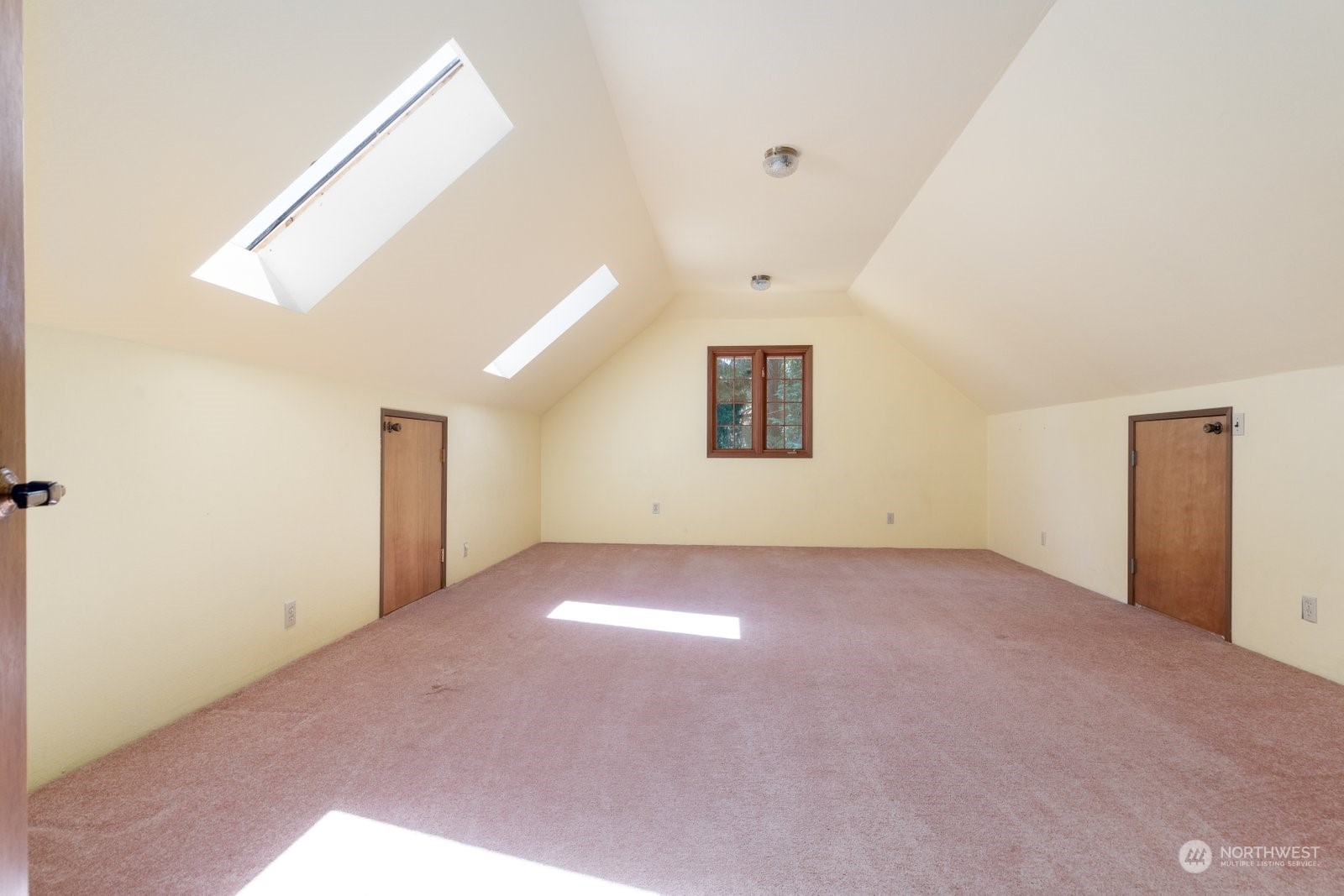 3550 Swede Hill Road Clinton, WA 98236 - Photo 23 of 40 an empty room with windows