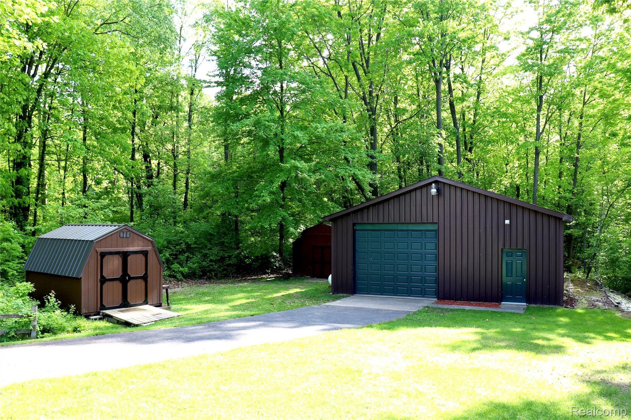 13241 North Genesee Road Clio, MI 48420 - Photo 5 of 48 886FD166-3E98-48FE-A5C9-1855C12982B8.jpeg