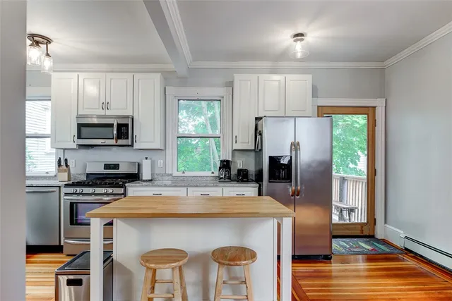 $2,800 | 7 Division Street, Newport, RI 02840