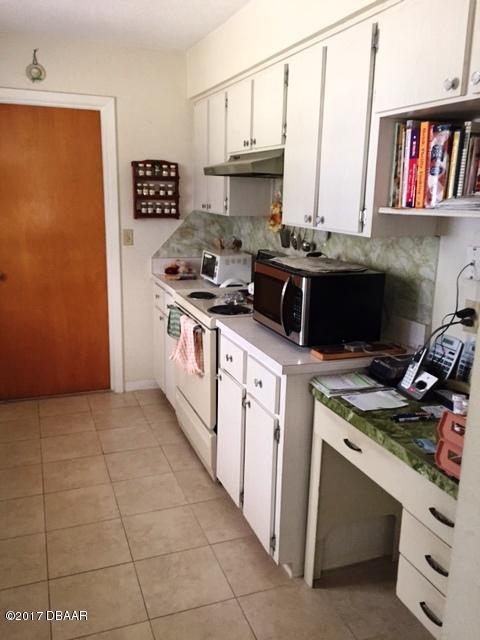 1010 Ruth Drive Edgewater, FL 32132 - Photo 5 of 19 Kitchen