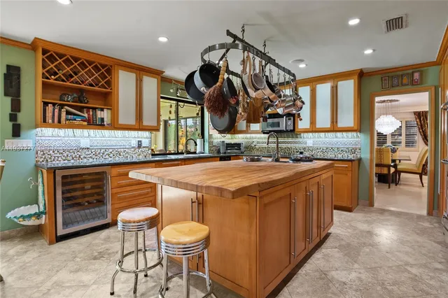 $1,695,000 | 2100 Northeast 211th Terrace, Miami, FL 33179