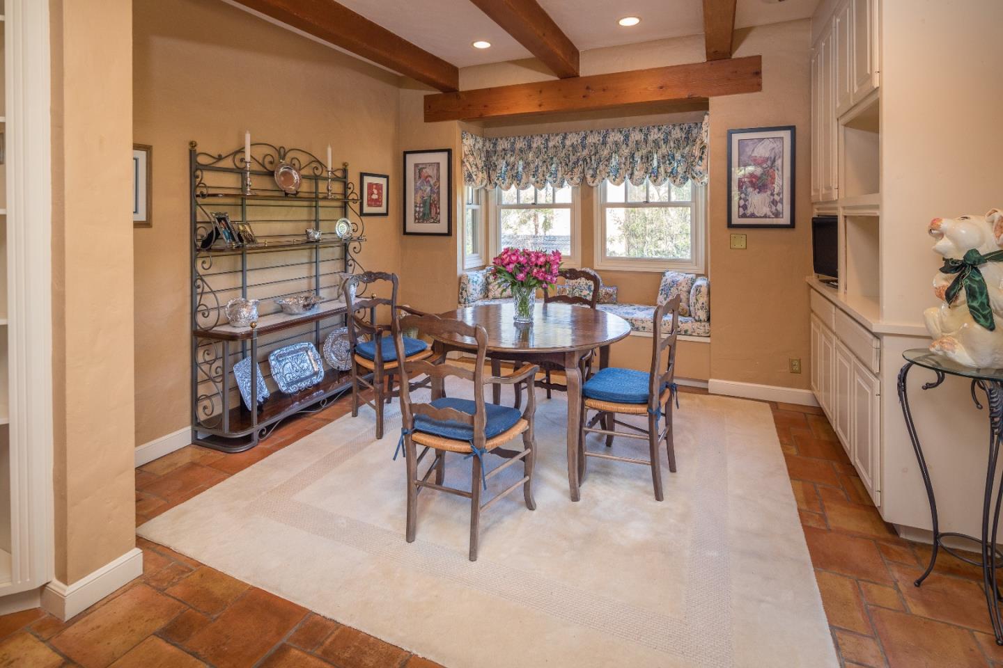 723 Chiltern Road Hillsborough, CA 94010 - Photo 11 of 36