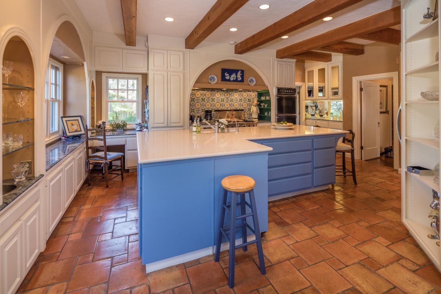 723 Chiltern Road Hillsborough, CA 94010 - Photo 12 of 36