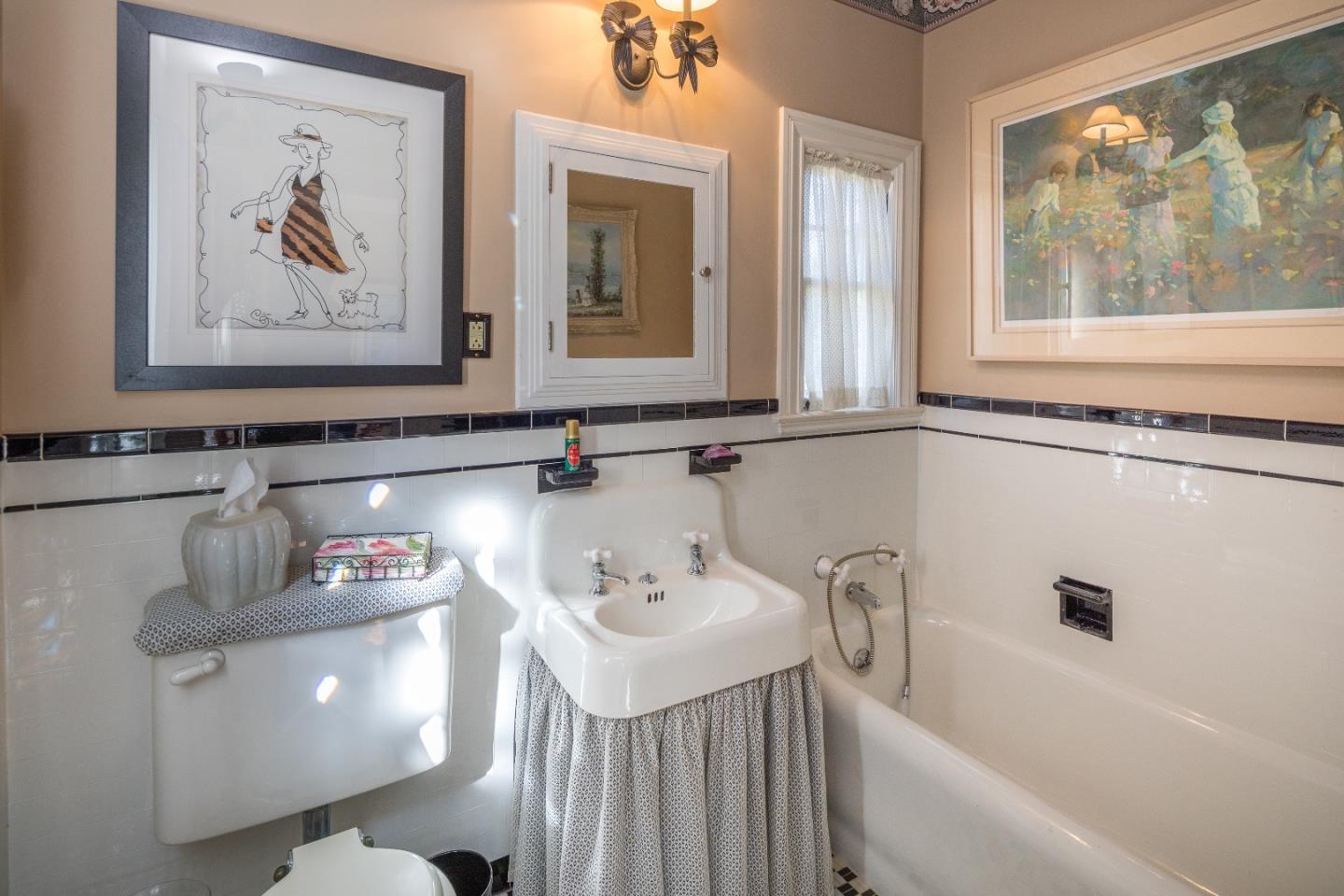 723 Chiltern Road Hillsborough, CA 94010 - Photo 16 of 36