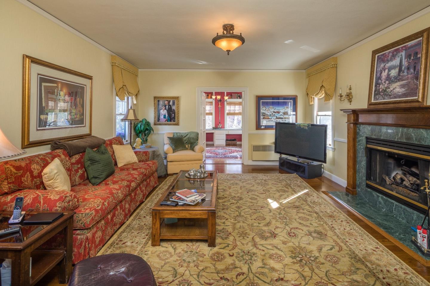 723 Chiltern Road Hillsborough, CA 94010 - Photo 17 of 36