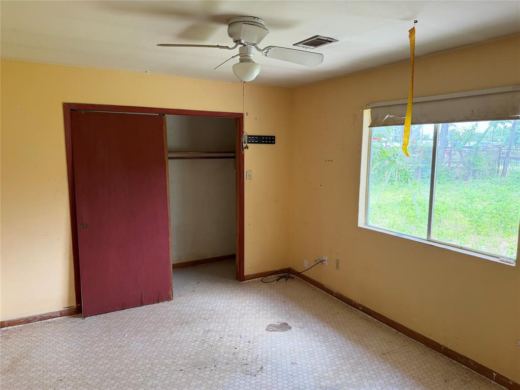 4600 Ireland Street Houston, TX 77016 - Photo 12 of 13 a view of an empty room with a window
