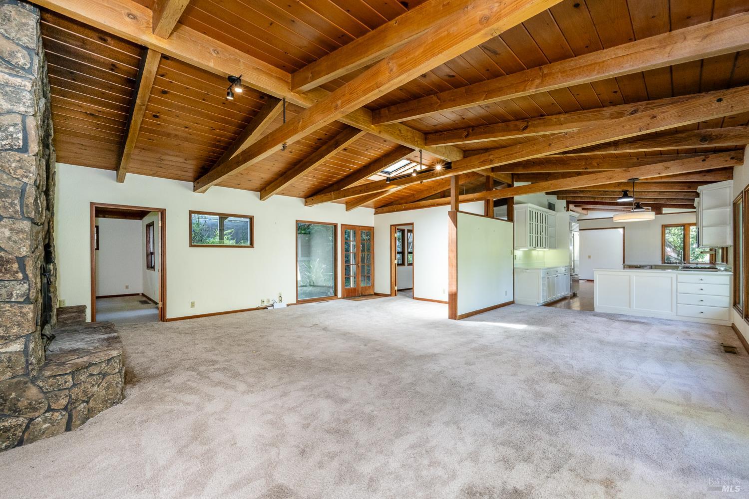 6662 St Helena Road Santa Rosa, CA 95404 - Photo 11 of 51 Living room