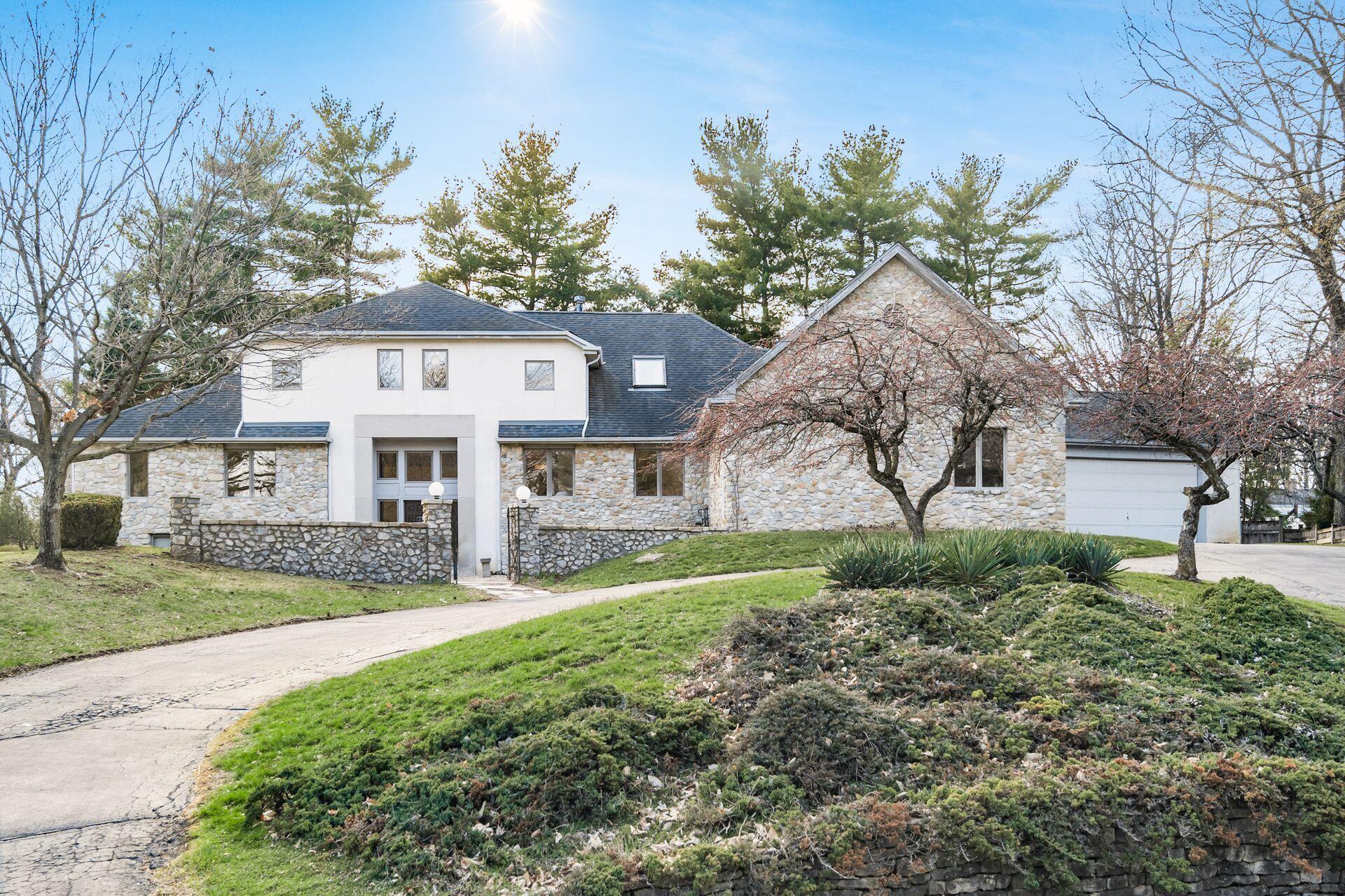803 Old Farm Road Columbus, OH 43213 - Photo 92 of 97 Front Exterior