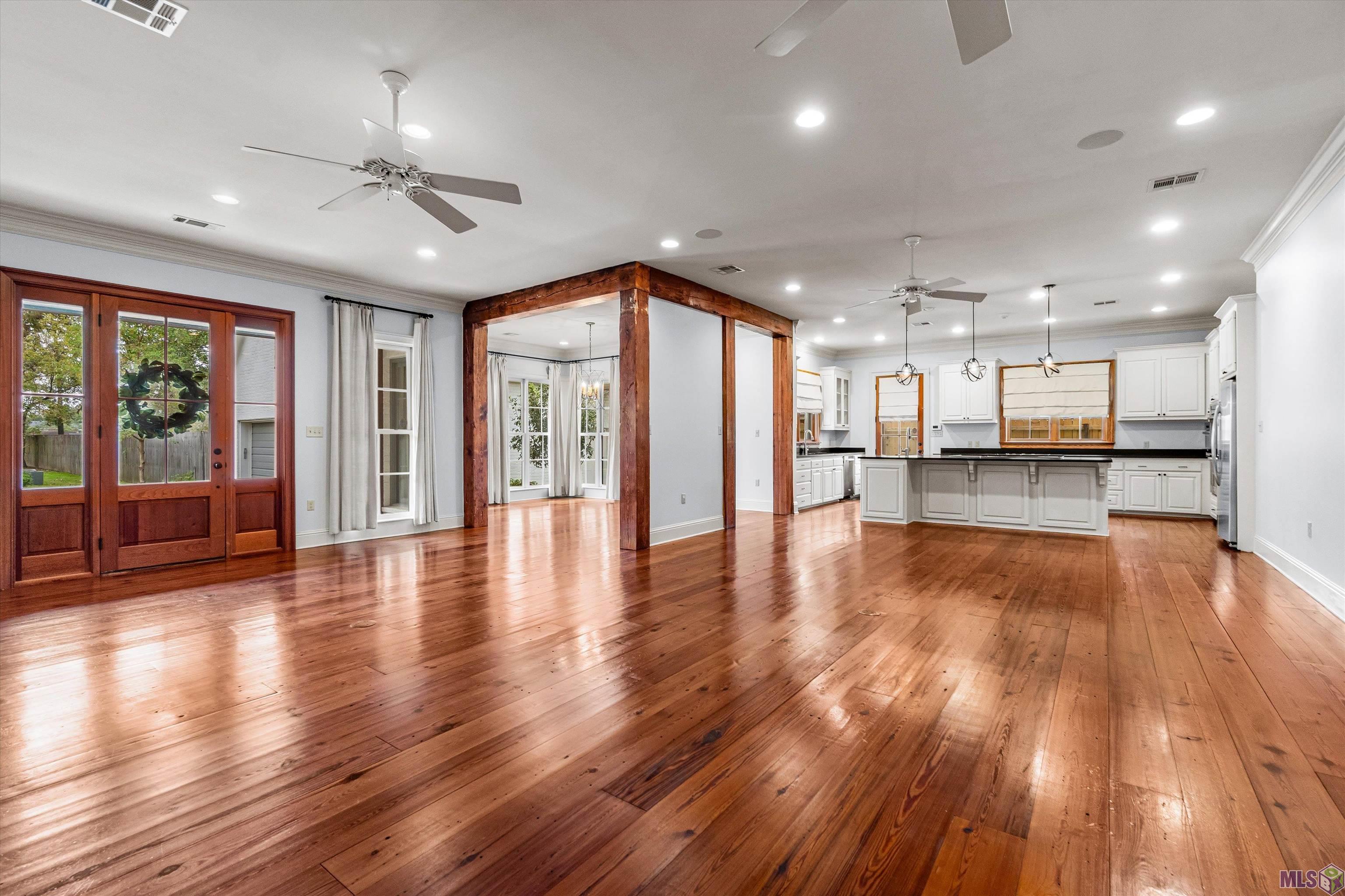 9848 Grenwich Avenue Baton Rouge, LA 70809 - Photo 3 of 29