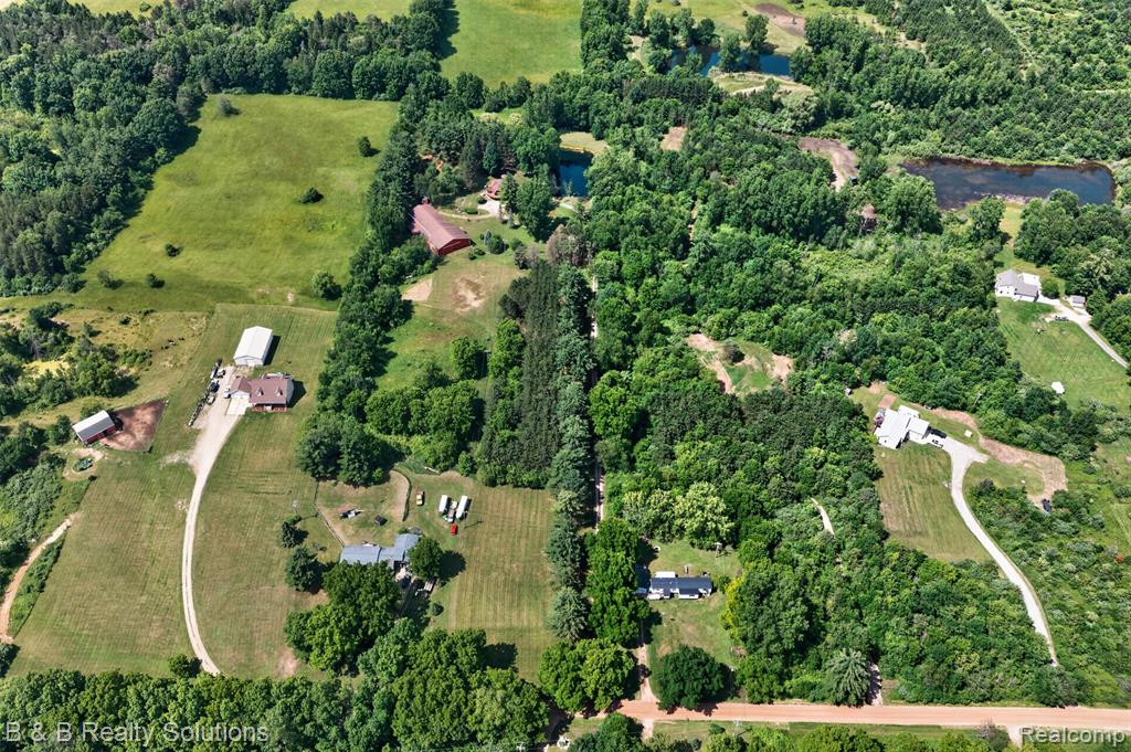 5544 Piersonville Road Columbiaville, MI 48421 - Photo 16 of 49
