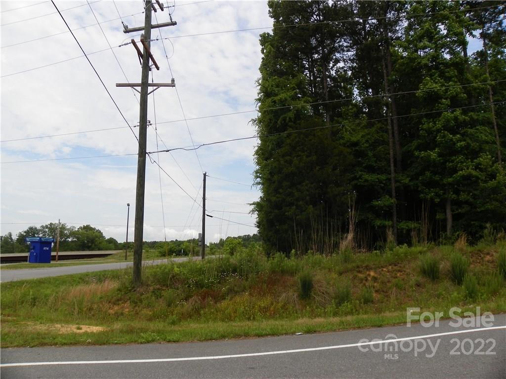 7494 Nc Highway Mount Pleasant, NC 28124 - Photo 2 of 6 a view of a garden