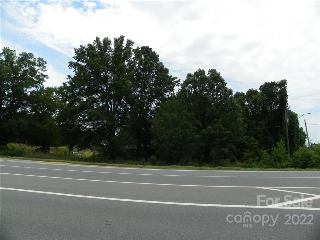 7494 Nc Highway Mount Pleasant, NC 28124 - Photo 5 of 6 a view of a tennis court