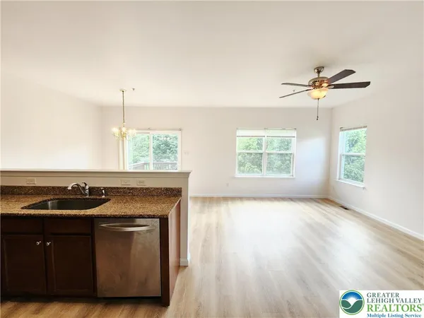 $2,650 | 937 King Way, Breinigsville, PA 18031