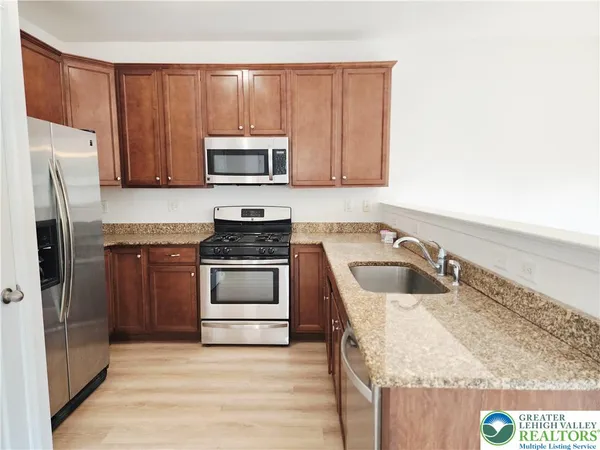 $2,650 | 937 King Way, Breinigsville, PA 18031