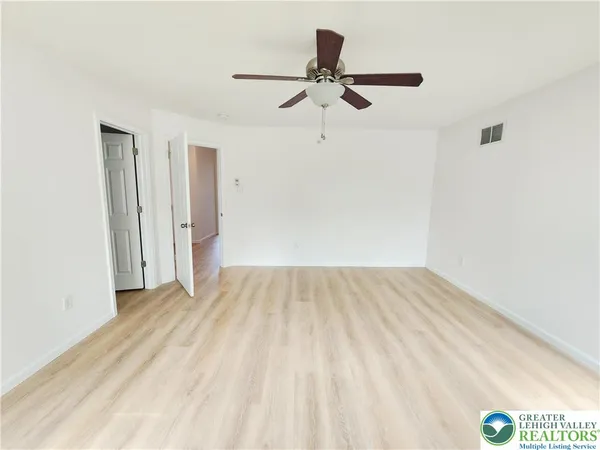 $2,650 | 937 King Way, Breinigsville, PA 18031