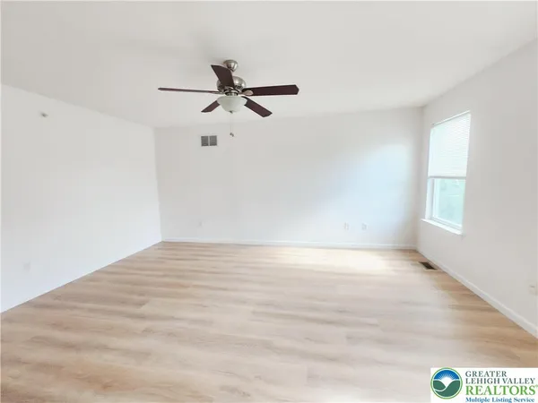 $2,650 | 937 King Way, Breinigsville, PA 18031