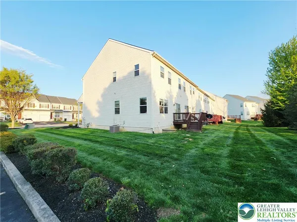 $2,650 | 937 King Way, Breinigsville, PA 18031