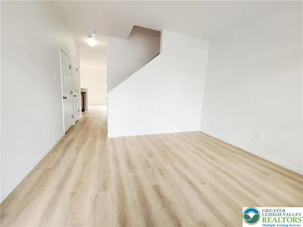 $2,650 | 937 King Way, Breinigsville, PA 18031