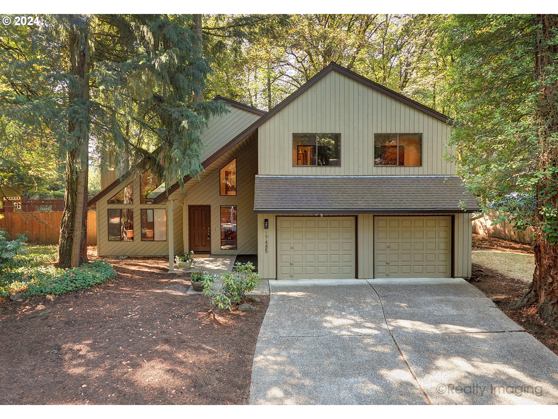 17485 Southwest Rivendell Drive Portland, OR 97224 - Photo 1 of 31 Gallery Image 1