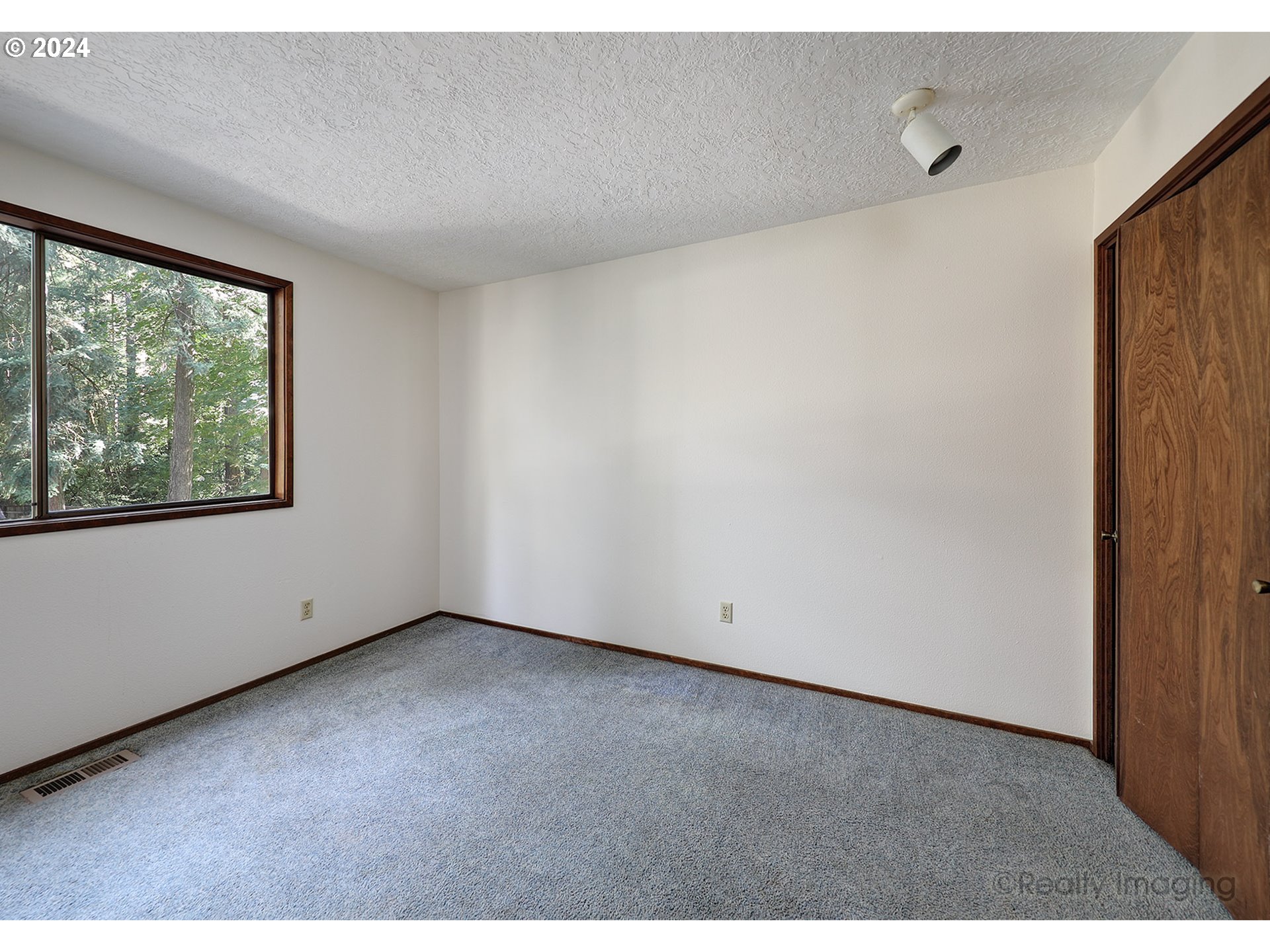 17485 Southwest Rivendell Drive Portland, OR 97224 - Photo 21 of 31 Gallery Image 21