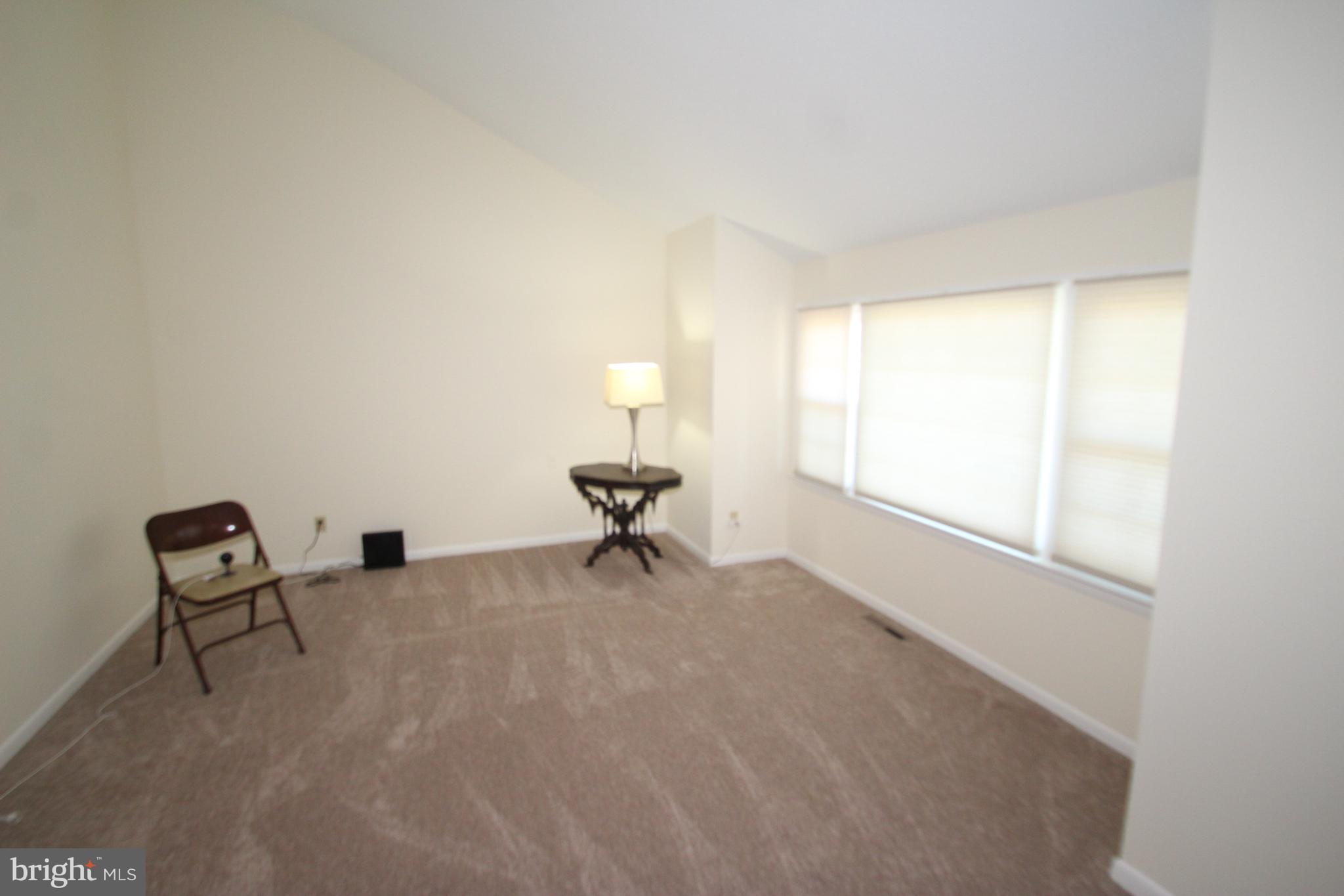 114 Patricia Road Newark, DE 19713 - Photo 2 of 18 Living room