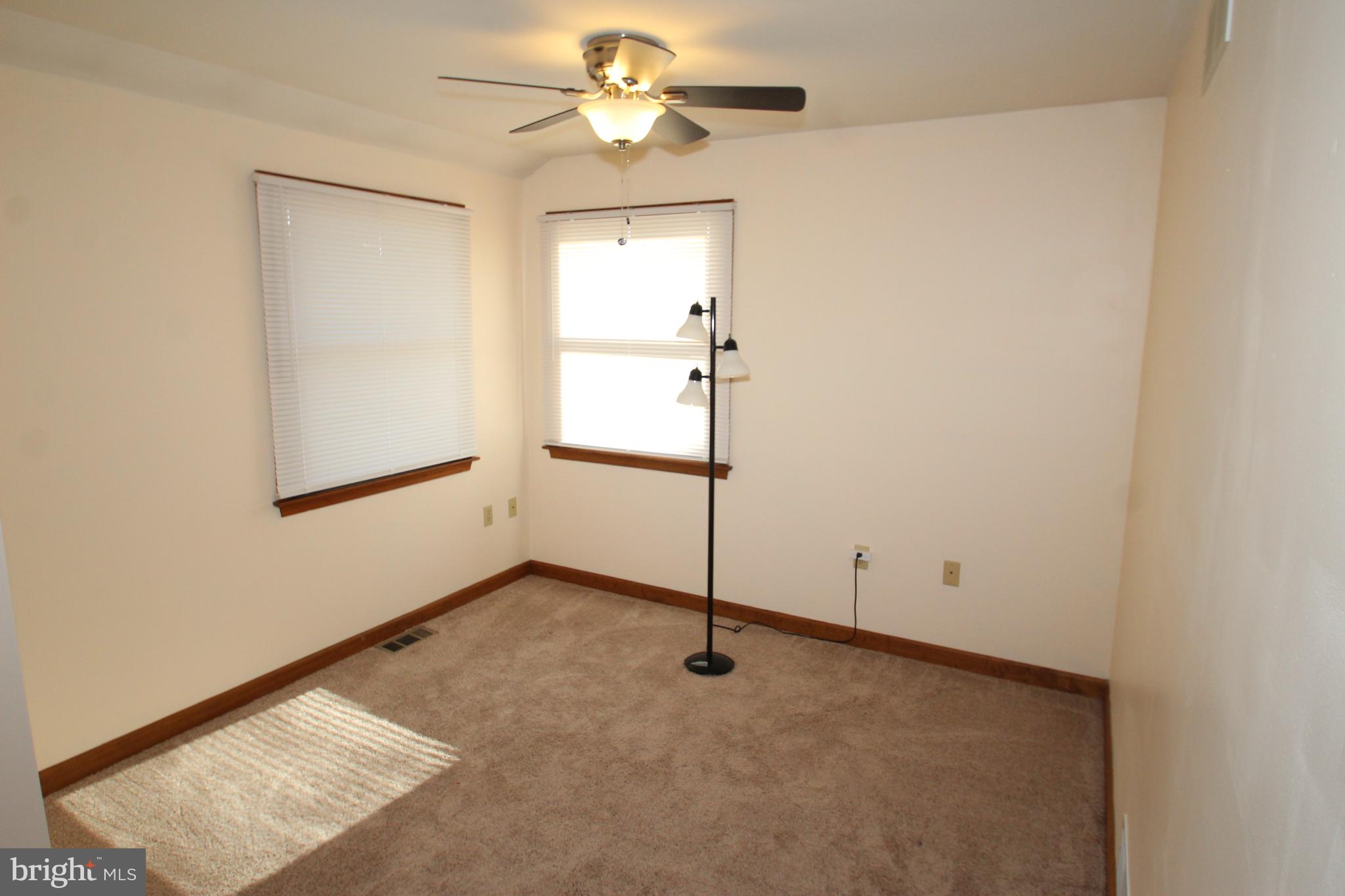 114 Patricia Road Newark, DE 19713 - Photo 12 of 18 In Law LR
