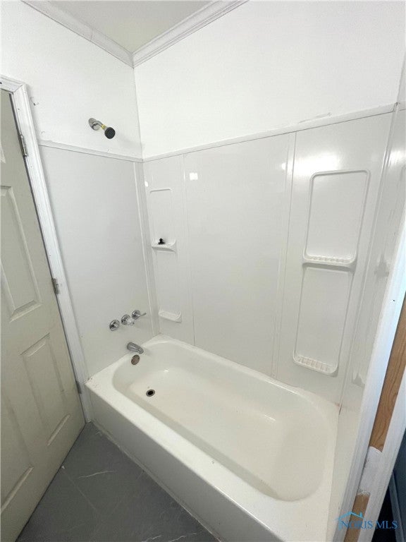 1949 Marlow Road Toledo, OH 43613 - Photo 10 of 13 Bathroom