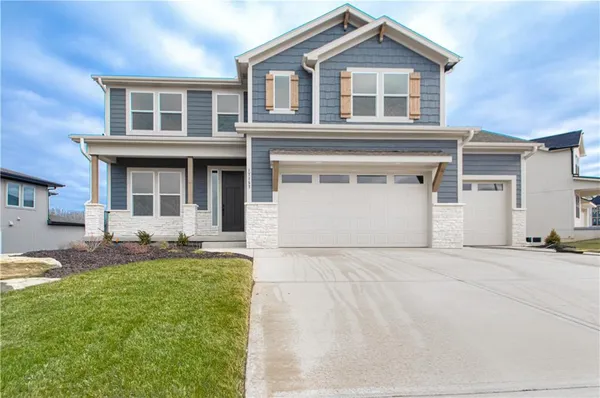 $739,990 | 17157 South Laurelwood Street, Olathe, KS 66062