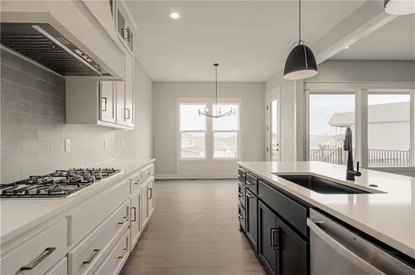 $739,990 | 17157 South Laurelwood Street, Olathe, KS 66062