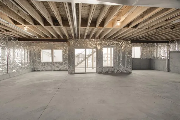 $739,990 | 17157 South Laurelwood Street, Olathe, KS 66062