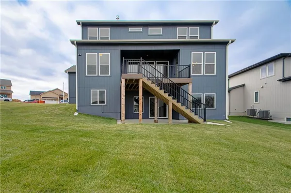 $739,990 | 17157 South Laurelwood Street, Olathe, KS 66062