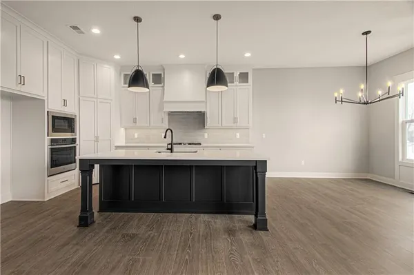 $739,990 | 17157 South Laurelwood Street, Olathe, KS 66062