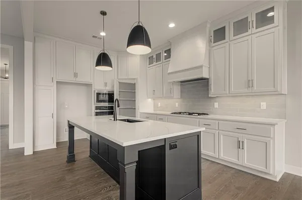 $739,990 | 17157 South Laurelwood Street, Olathe, KS 66062