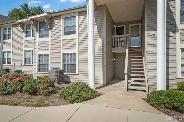 $130,000 | 10 Sugarwood Court, Unit 3, St. Peters, MO 63376