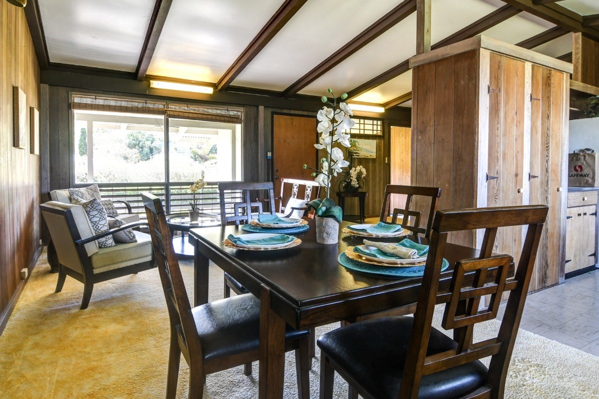 50 B Malaai Road Hilo, HI 96720 - Photo 13 of 30 a view of a dining room with furniture and window