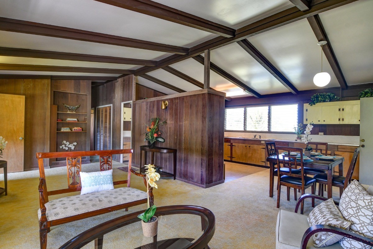 50 B Malaai Road Hilo, HI 96720 - Photo 2 of 30 a living room with furniture and wooden floor