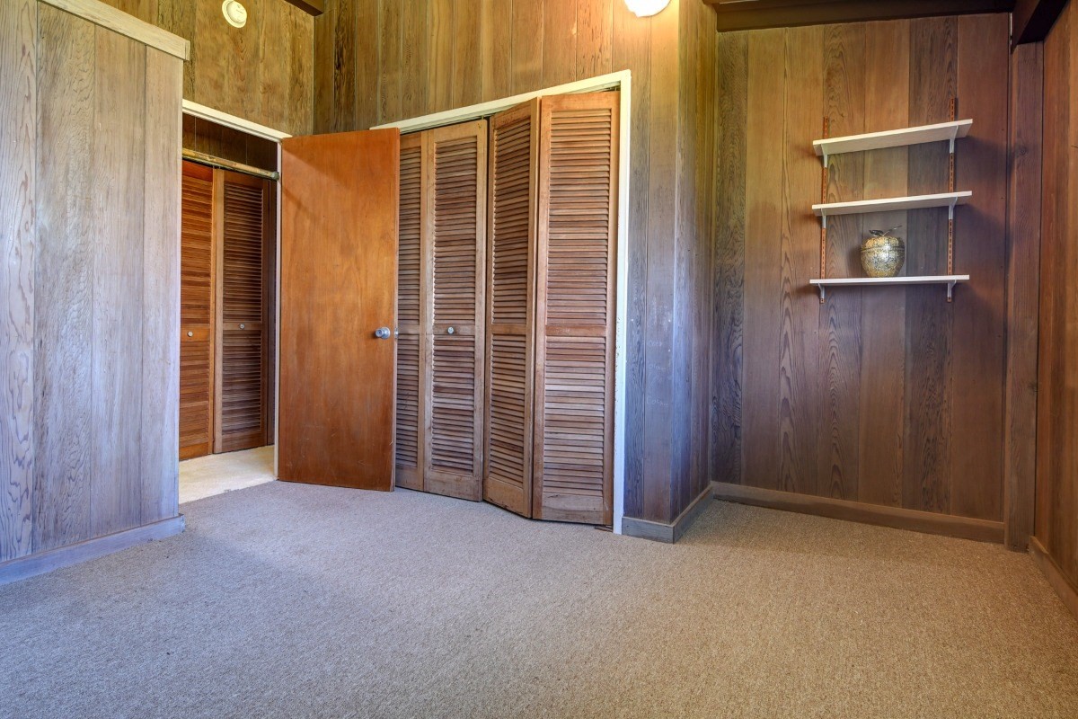 50 B Malaai Road Hilo, HI 96720 - Photo 27 of 30 an empty room with walk in closet and window