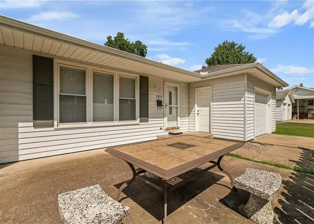 $1,150 | 5930 King Street, Shawnee, KS 66203