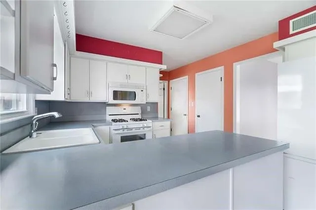 $1,150 | 5930 King Street, Shawnee, KS 66203