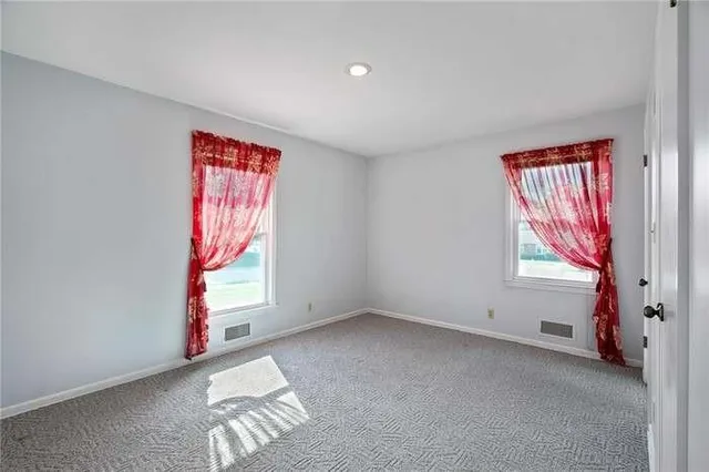 $1,150 | 5930 King Street, Shawnee, KS 66203