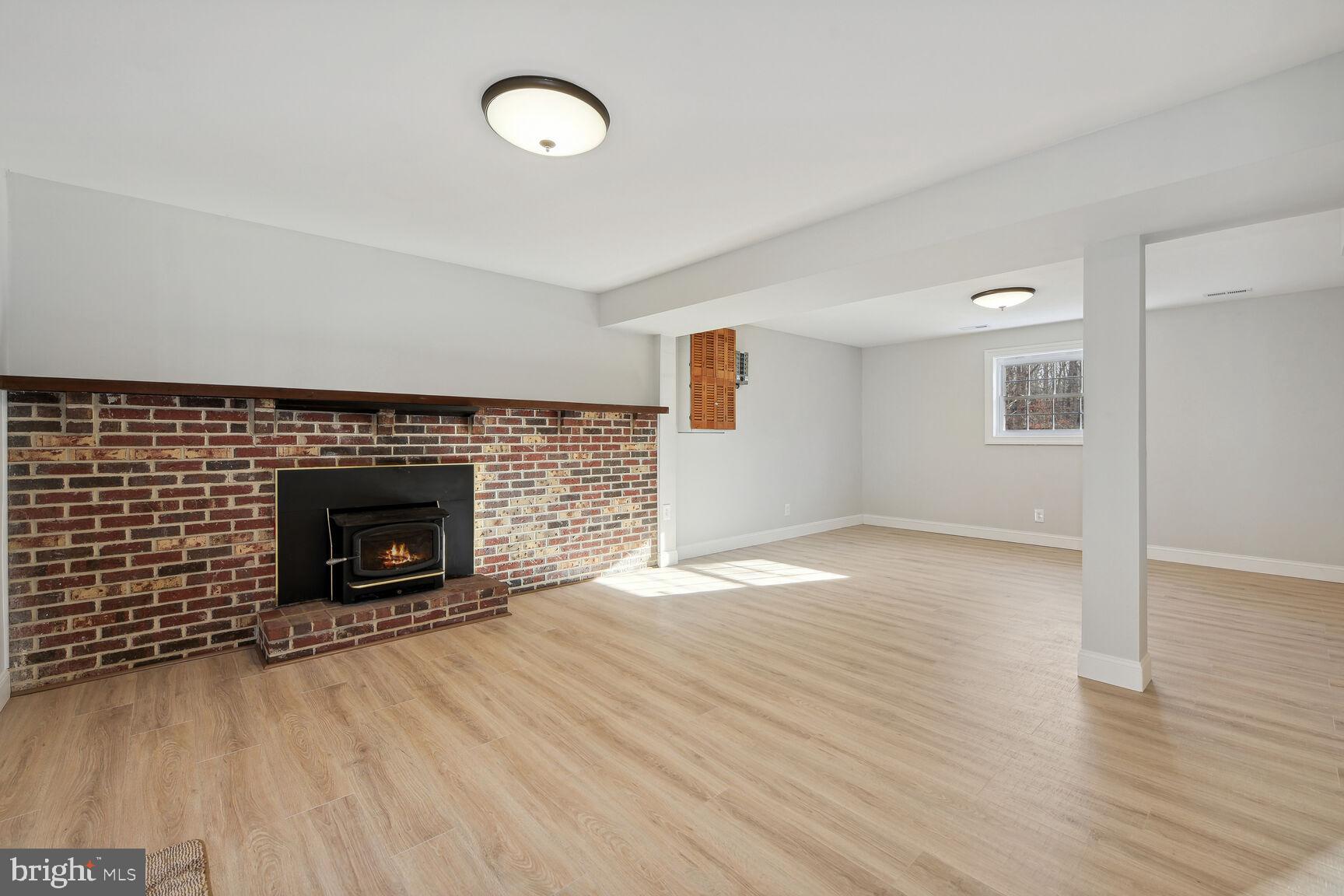 67 Bozarthtown Road Tabernacle, NJ 08088 - Photo 19 of 32 Family room with Wood burning stove