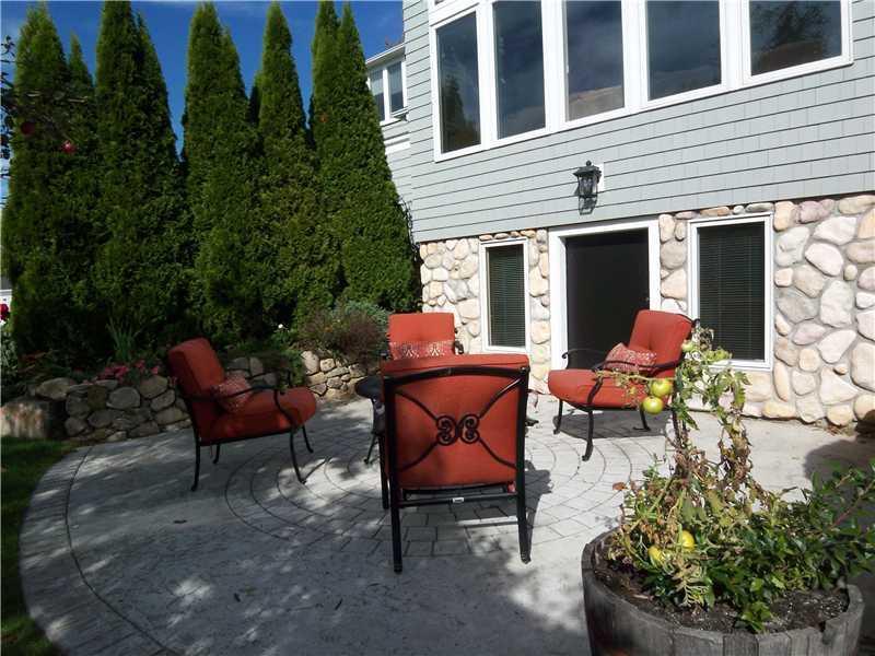 97-99 River Road Cape Neddick, ME 03902 - Photo 11 of 14 Patio/Deck.