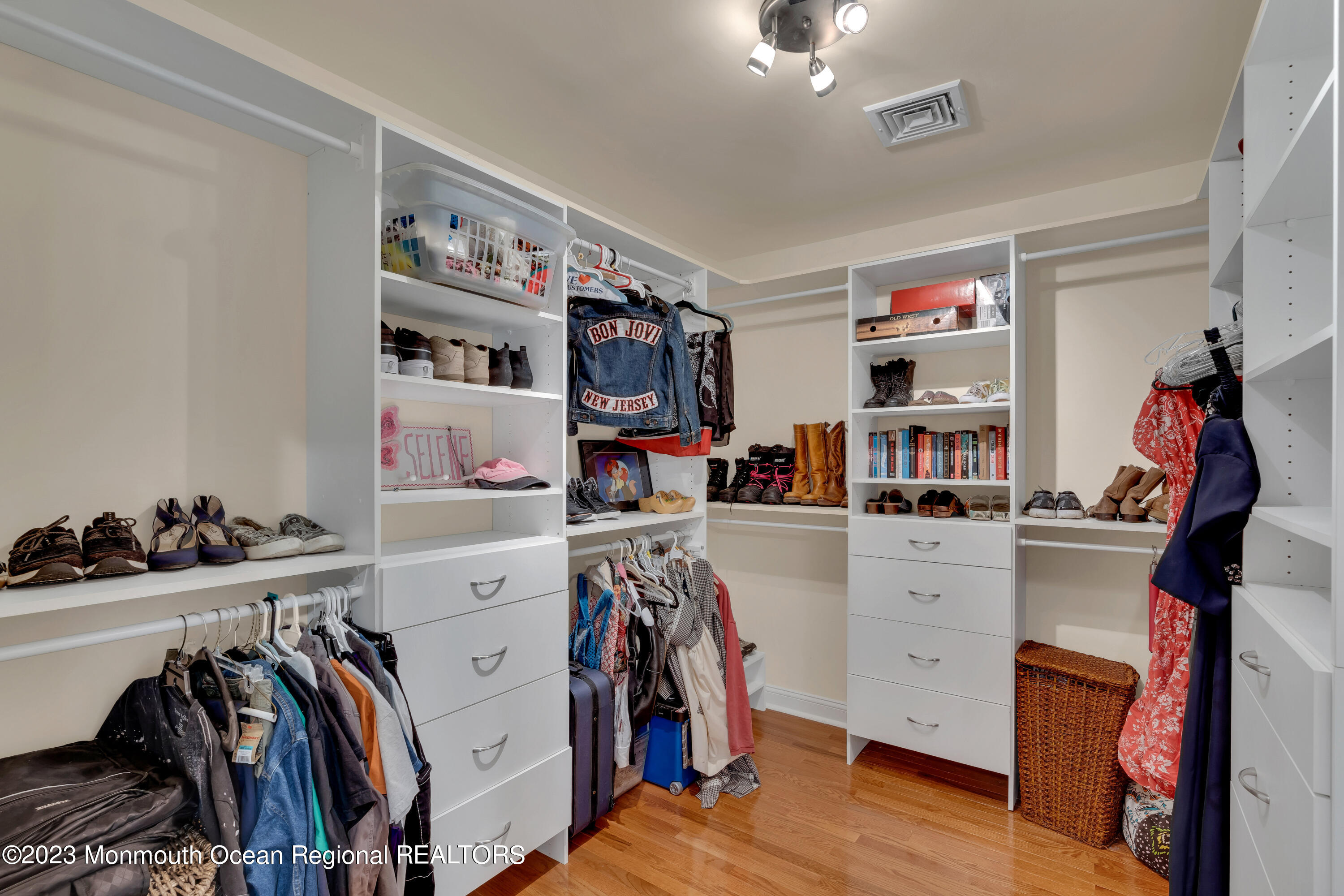 143 Savannah Road Jackson, NJ 08527 - Photo 60 of 119 Princess suite largw walk in closet