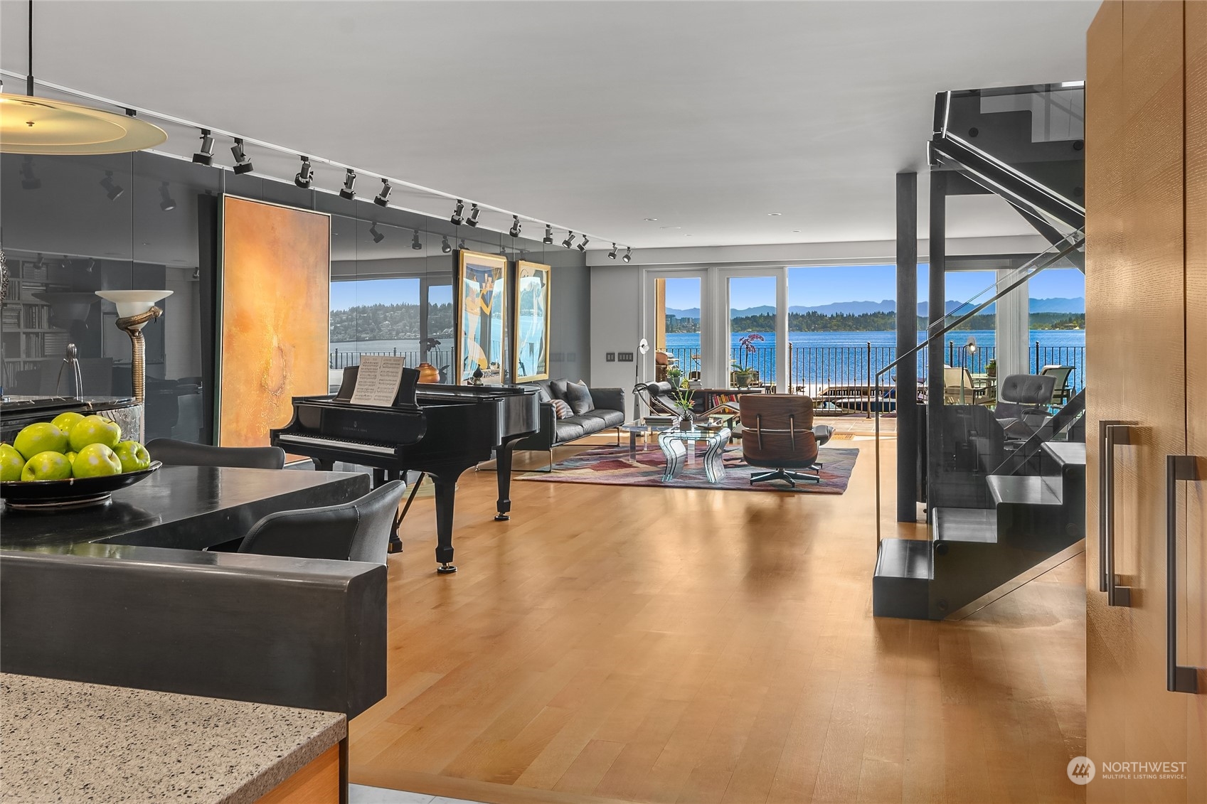 302 Lakeside Avenue South, Unit 102 Seattle, WA 98144 - Photo 20 of 37