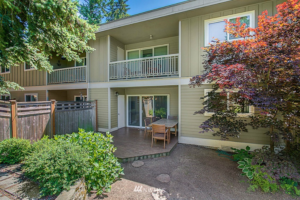 7809 218th Street Southwest, Unit 4 Edmonds, WA 98026 - Photo 2 of 13 Gallery Image 2